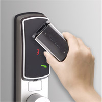 Fe-Lock SEは携帯電話をカギとして登録が出来ます。