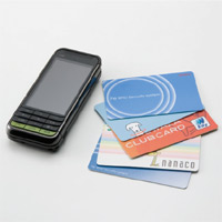 ICカード錠Fe-Lockライトはフェリカ・マイフェア規格のカードやおサイフケータイ機能付きの携帯電話をカギとして登録ができます。